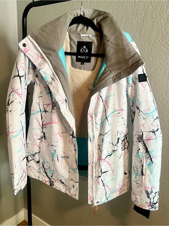 SMN Jackets & Blazers - SMN Snow Women's Marble-Print Insulated Ski Jacket in White